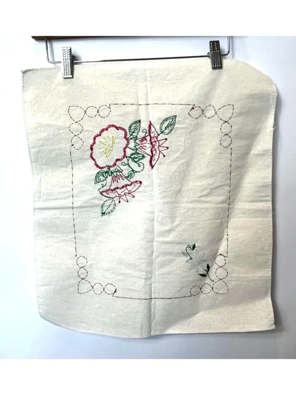 Set Of 4 Unfinished Cross Stitch Embroidered Linen Napkins 17